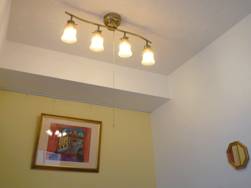 クロスでクラシカルアンティークなお部屋にアップグレード　港区I様邸